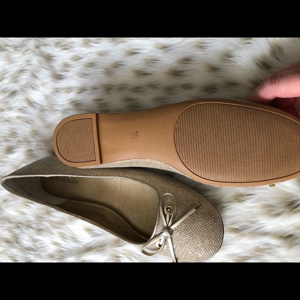 Gold Kelly & Katie flats - Picture 5 of 5